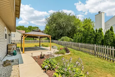 2301  Linda Ct, Waukesha, WI 53188 - Photo 38