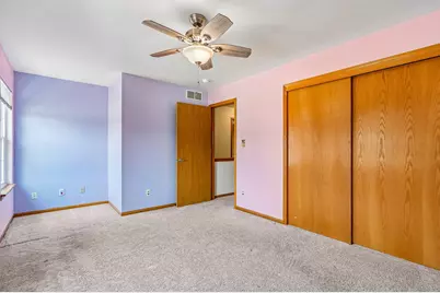 2301  Linda Ct, Waukesha, WI 53188 - Photo 32