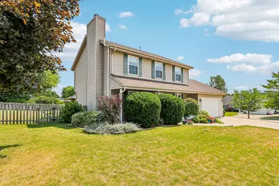 2301  Linda Ct, Waukesha, WI 53188 - Photo 2