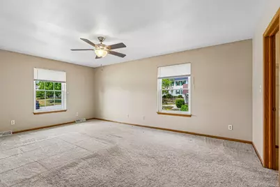 2301  Linda Ct, Waukesha, WI 53188 - Photo 22
