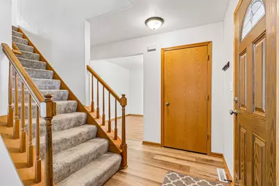 2301  Linda Ct, Waukesha, WI 53188 - Photo 16
