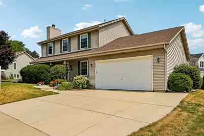 2301  Linda Ct, Waukesha, WI 53188 - Photo 4