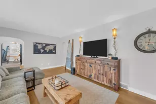 173 W Highland Ave, Burlington, WI 53105 - Photo 8