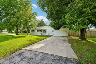 8189 N 54th St, Brown Deer, WI 53223 - Photo 2