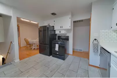 8189 N 54th St, Brown Deer, WI 53223 - Photo 10