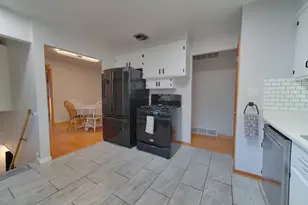 8189 N 54th St, Brown Deer, WI 53223 - Photo 10