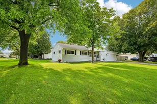8189 N 54th St, Brown Deer, WI 53223 - Photo 4