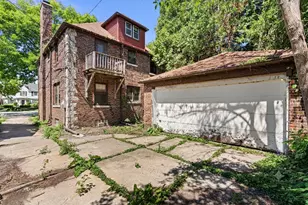 5072 N Larkin St, Whitefish Bay, WI 53217 - Photo 2