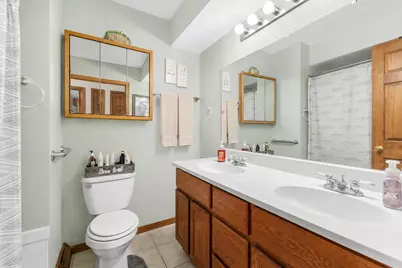 7710 S Logan Ave, Oak Creek, WI 53154 - Photo 14