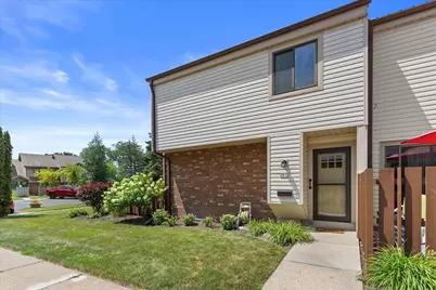 2818  14th Ln, Kenosha, WI 53140 - Photo 2