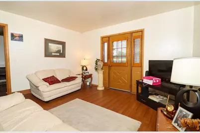8410 W Villard Ave, Milwaukee, WI 53225 - Photo 6