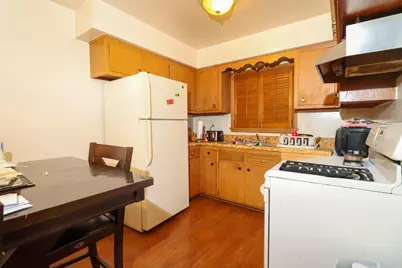 8410 W Villard Ave, Milwaukee, WI 53225 - Photo 8