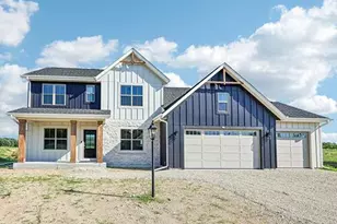 407 Ingleside Ct, Dousman, WI 53066 - Photo 1