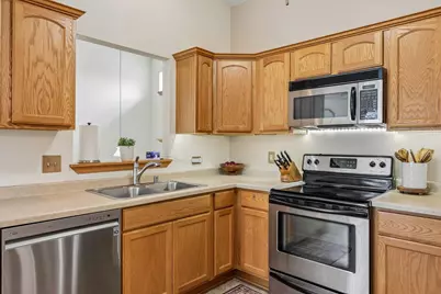 832  Ashley Ave, Port Washington, WI 53074 - Photo 10