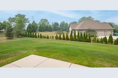 W197N5635  Powell Dr, Menomonee Falls, WI 53051 - Photo 36