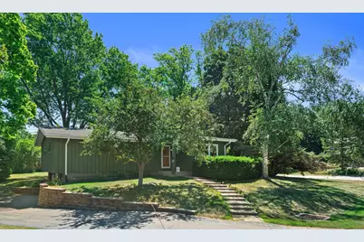 4880 S 37th St, Greenfield, WI 53221 - Photo 2