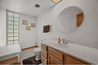 4880 S 37th St, Greenfield, WI 53221 - Photo 20