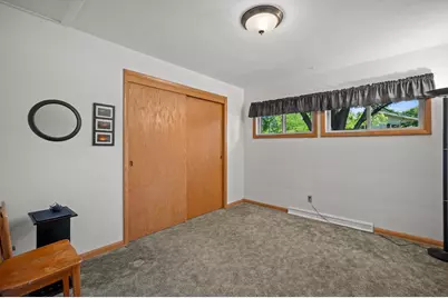 4880 S 37th St, Greenfield, WI 53221 - Photo 18