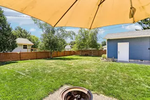 222 Millwood Ln, Waukesha, WI 53188 - Photo 44