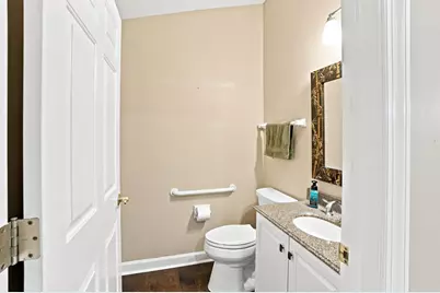303  Parkview Ct, Hartland, WI 53029 - Photo 18