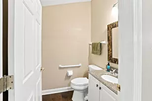 303 Parkview Ct, Hartland, WI 53029 - Photo 18