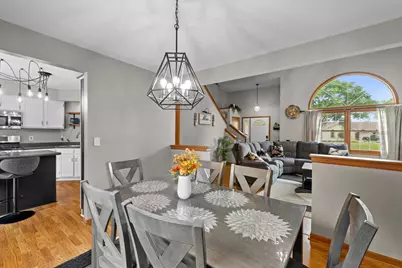 905 E Twin Oaks Dr, Oak Creek, WI 53154 - Photo 8