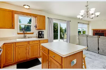 N166W21071  Parkway Dr, Jackson, WI 53037 - Photo 18