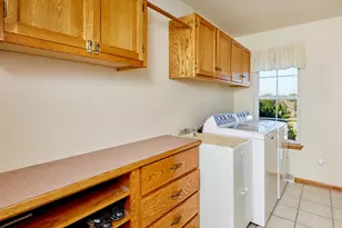 N166W21071 Parkway Dr, Jackson, WI 53037 - Photo 24