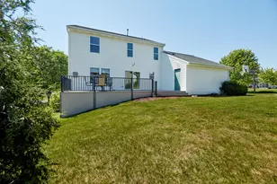 N166W21071 Parkway Dr, Jackson, WI 53037 - Photo 8