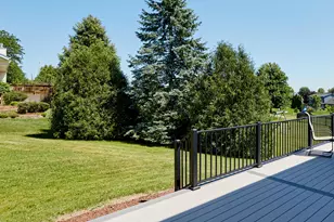 N166W21071 Parkway Dr, Jackson, WI 53037 - Photo 10