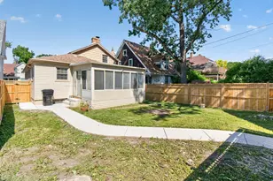 1525 Holmes Ave, Racine, WI 53405 - Photo 14