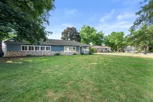 924 N Oakwood Ave, Oconomowoc, WI 53066 - Photo 26