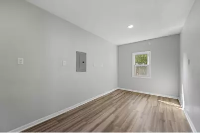 924 N Oakwood Ave, Oconomowoc, WI 53066 - Photo 22