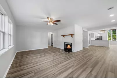 924 N Oakwood Ave, Oconomowoc, WI 53066 - Photo 8