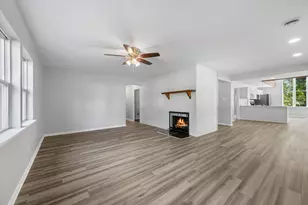 924 N Oakwood Ave, Oconomowoc, WI 53066 - Photo 8