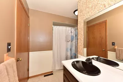 W163N10578  Ridgeview Ln, Germantown, WI 53022 - Photo 30
