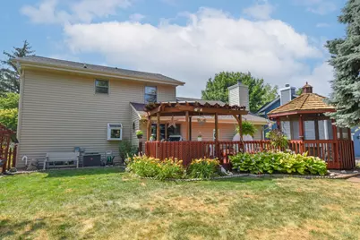 W163N10578  Ridgeview Ln, Germantown, WI 53022 - Photo 8