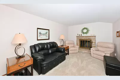 21775  Gaywood Dr, Brookfield, WI 53045 - Photo 4