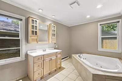 4858 N Iroquois Ave, Glendale, WI 53217 - Photo 12