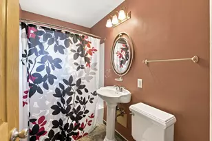 4858 N Iroquois Ave, Glendale, WI 53217 - Photo 16
