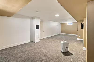 4858 N Iroquois Ave, Glendale, WI 53217 - Photo 34