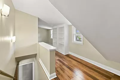 4858 N Iroquois Ave, Glendale, WI 53217 - Photo 20