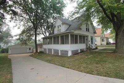 608 S Browns Lake Dr, Burlington, WI 53105 - Photo 1