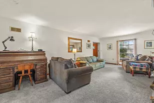 3376 S 44th St, Greenfield, WI 53219 - Photo 12