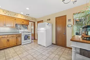 3376 S 44th St, Greenfield, WI 53219 - Photo 18