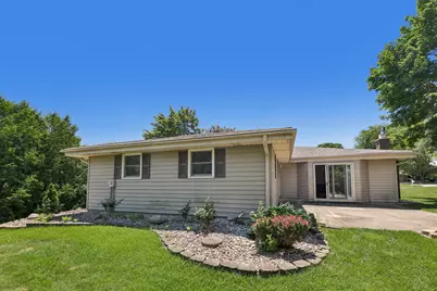 7557  Chapel Hill Ct, Franklin, WI 53132 - Photo 34
