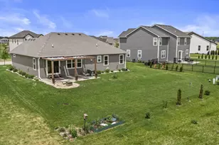 35077 Yahara Dr, Summit, WI 53066 - Photo 42