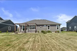 35077 Yahara Dr, Summit, WI 53066 - Photo 52