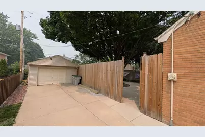 3201 S 72nd St, Milwaukee, WI 53219 - Photo 12