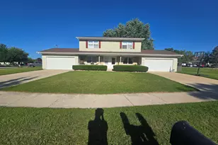 1547 Briarwood Ln, Hartford, WI 53027 - Photo 1